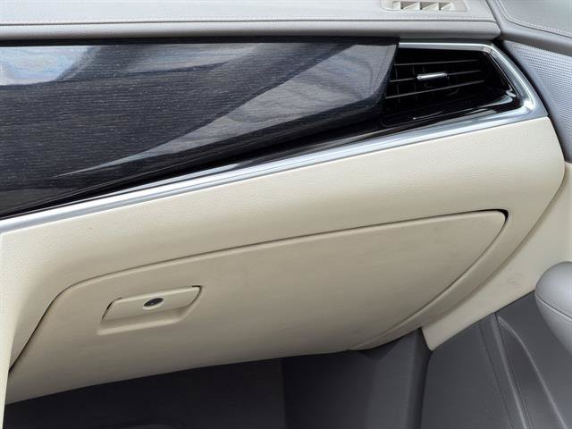 Used 2024 Cadillac XT6 Premium Luxury w/ Technology Package AWD/4WD image 16