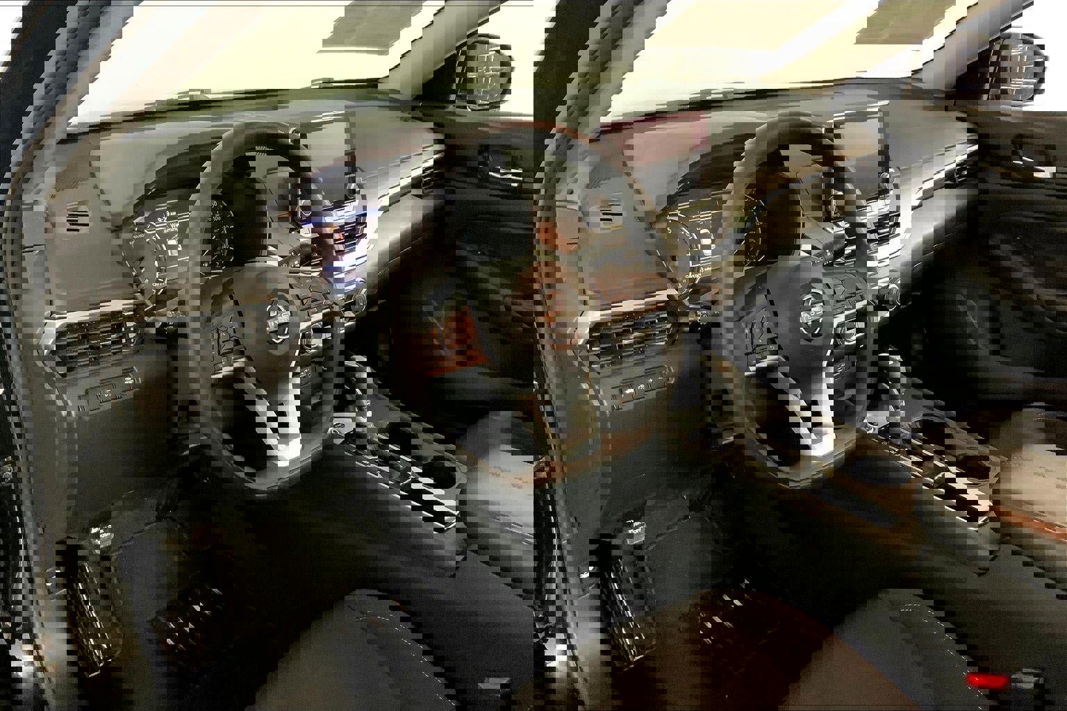 Used 2025 Nissan Altima 2.5 SV image 14