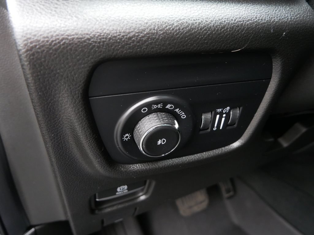 Used 2024 Jeep Grand Cherokee L Limited AWD/4WD image 20