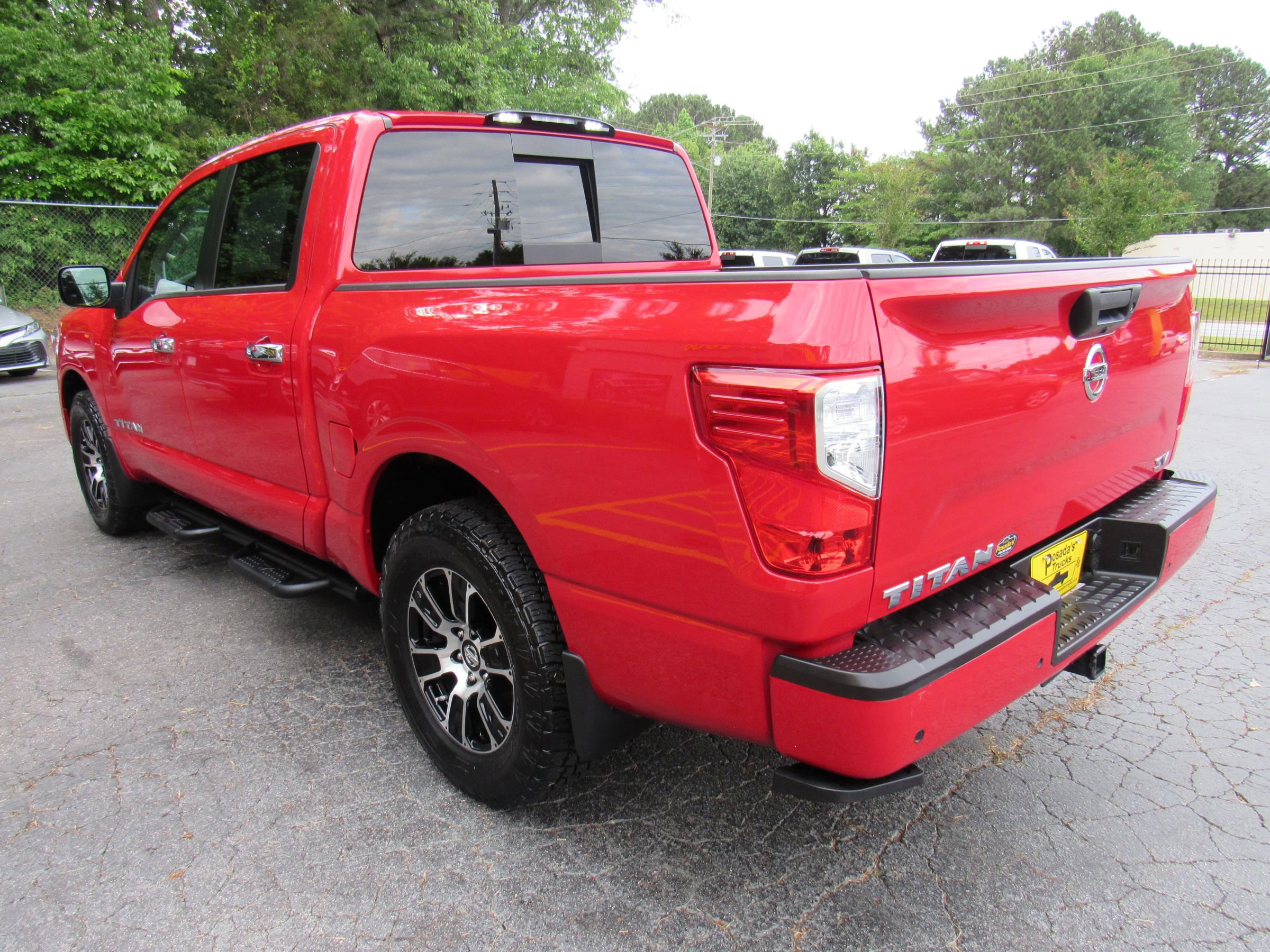 Used 2021 Nissan Titan SV w/ Accessory Utility Package RWD image 5