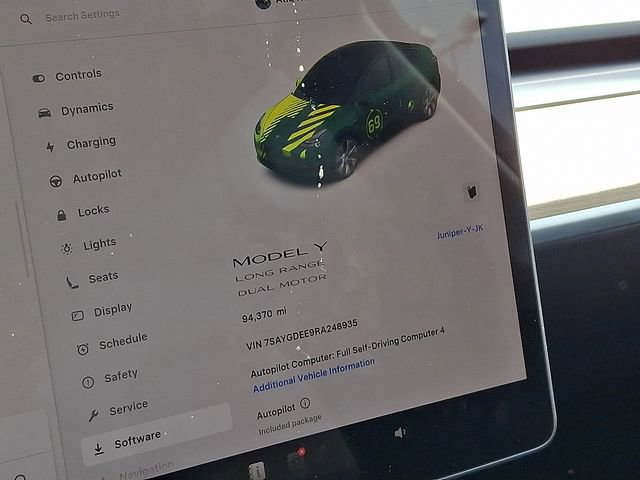 Used 2024 Tesla Model Y Long Range image 30
