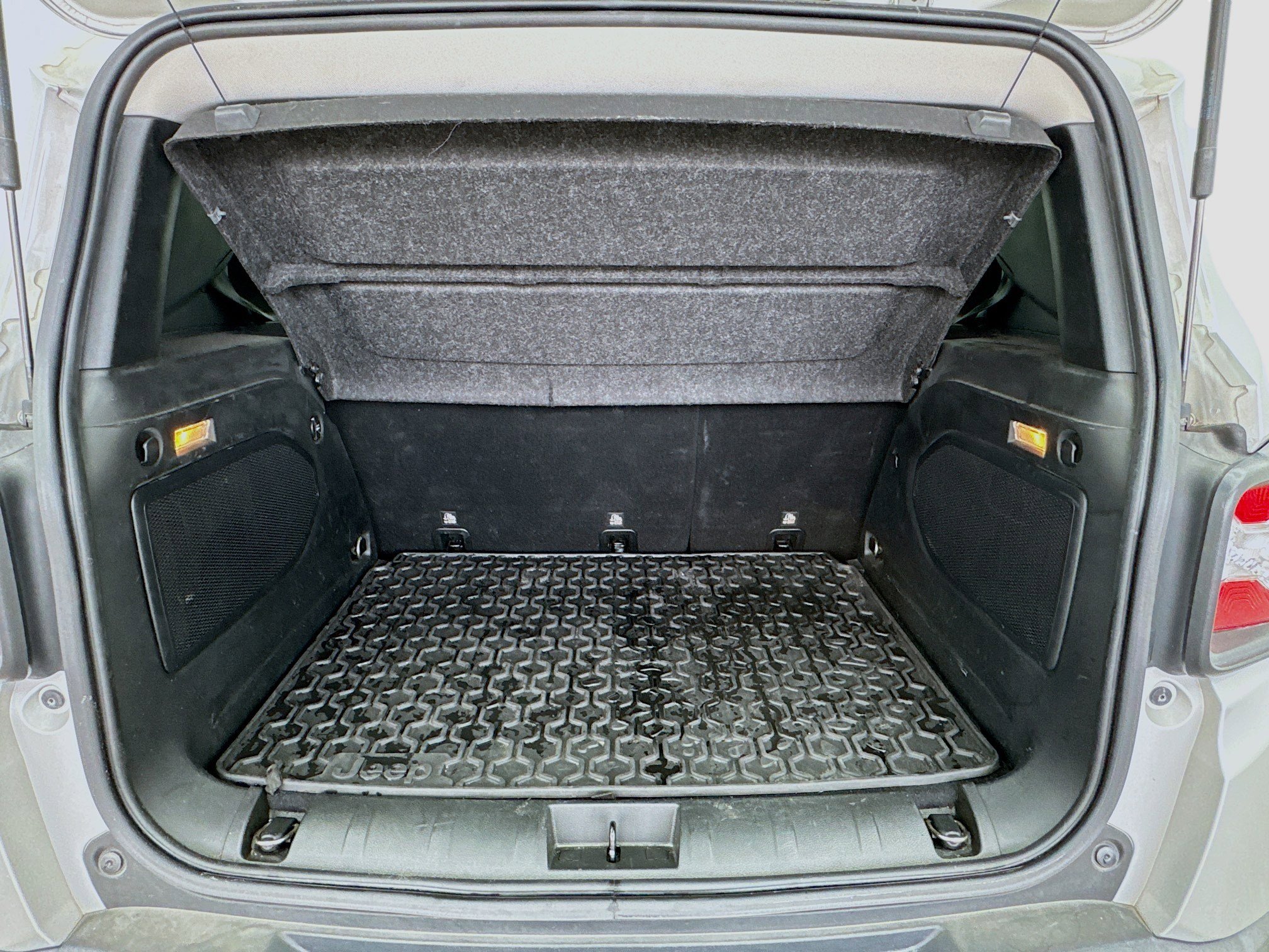 Used 2015 Jeep Renegade Latitude image 15