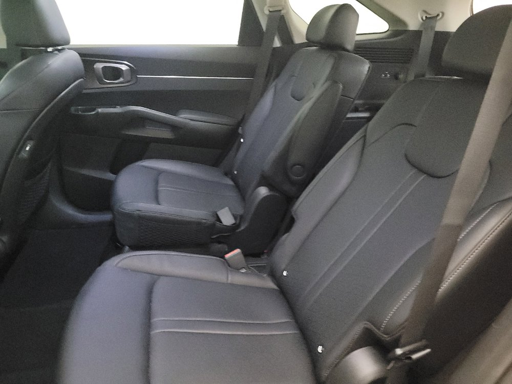 Used 2021 Kia Sorento EX image 18