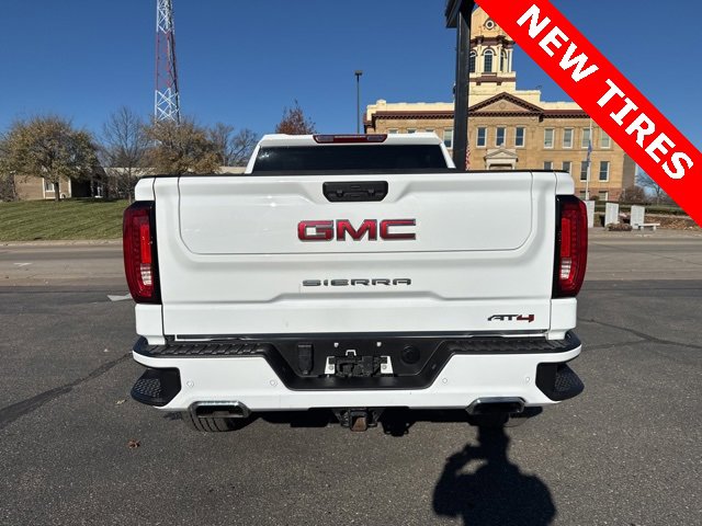 Used 2024 GMC Sierra 1500 AT4 image 4