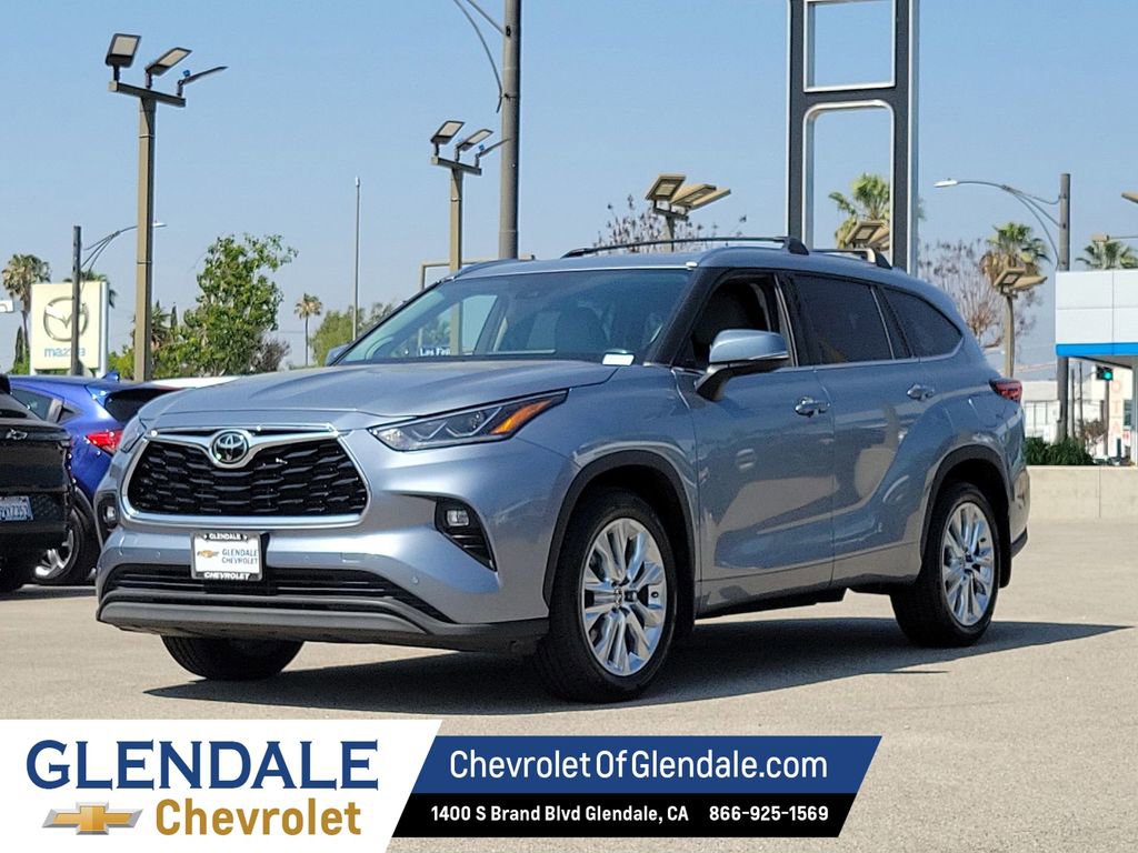 Used 2023 Toyota Highlander Limited image 16