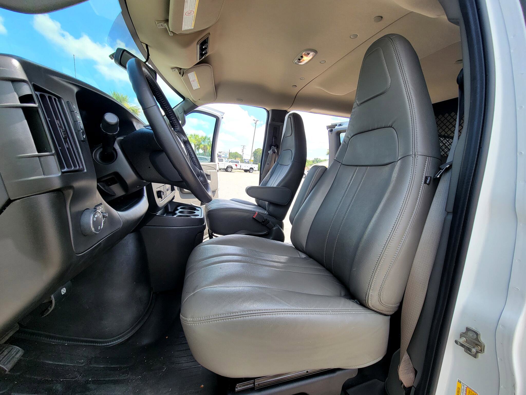 Used 2023 Chevrolet Express 3500 LS image 18