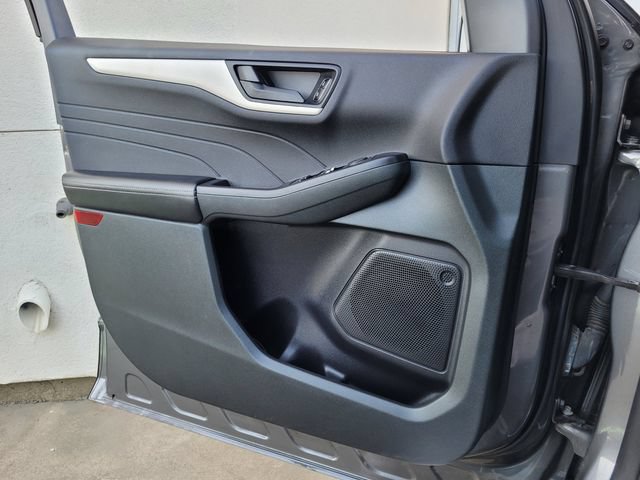 Used 2022 Ford Escape SE w/ Convenience Package FWD image 25