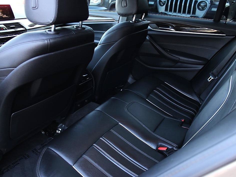 Used 2019 BMW 530e w/ Convenience Package RWD image 9