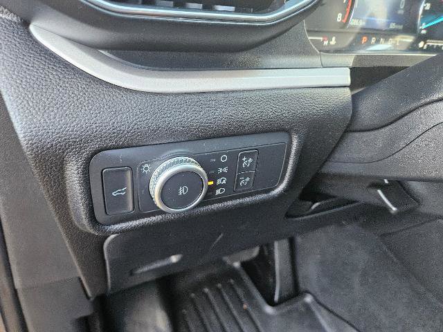 Certified 2022 Ford Explorer XLT w/ Equipment Group 202A AWD/4WD image 16