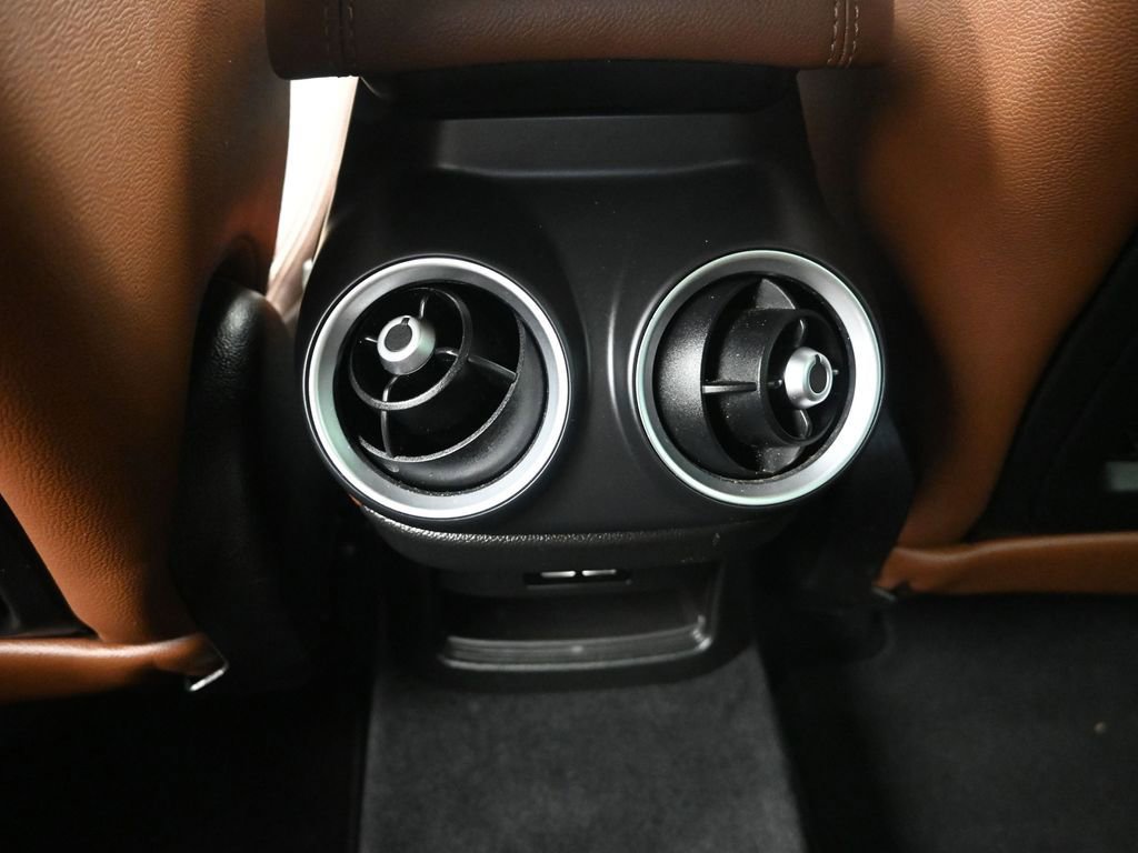 Used 2018 Alfa Romeo Stelvio Ti Sport image 31