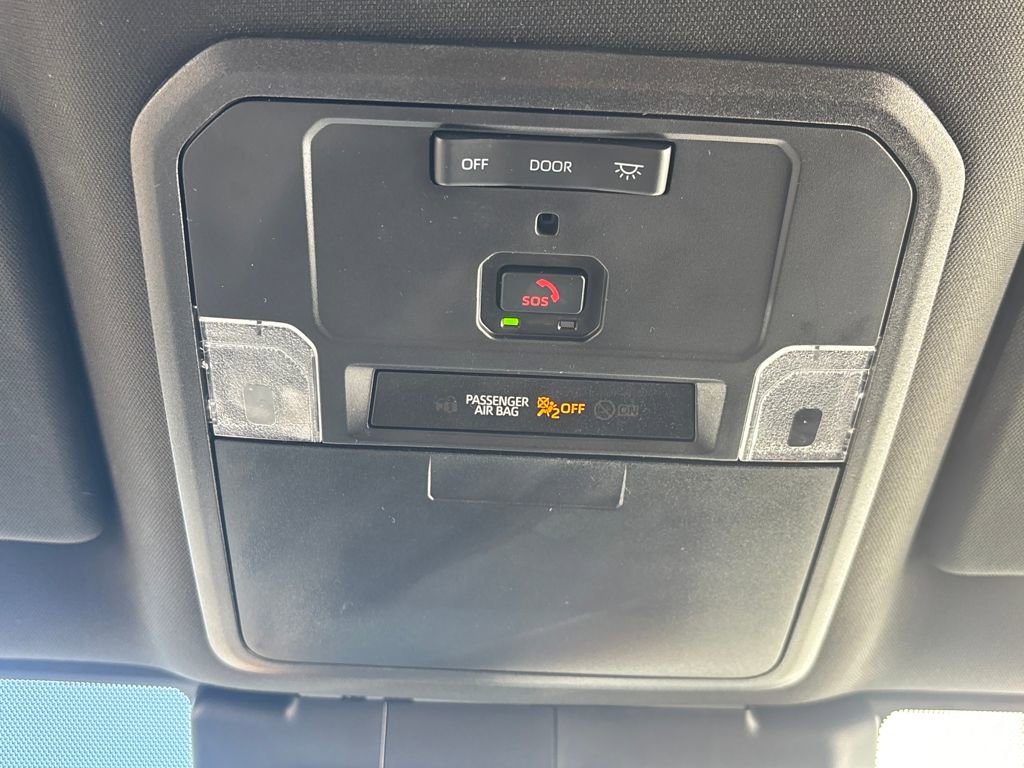 Used 2025 Toyota Tacoma SR image 15