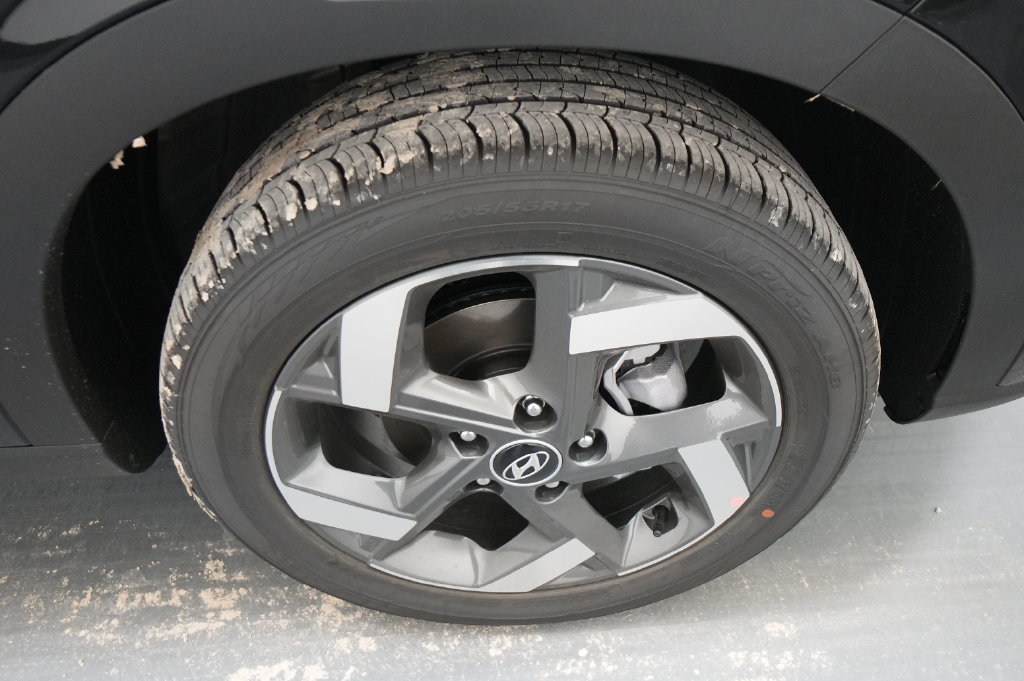 New 2026 Hyundai Venue SEL FWD image 9