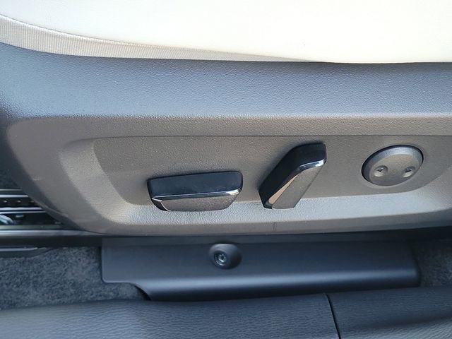 New 2025 Mitsubishi Outlander SE image 21