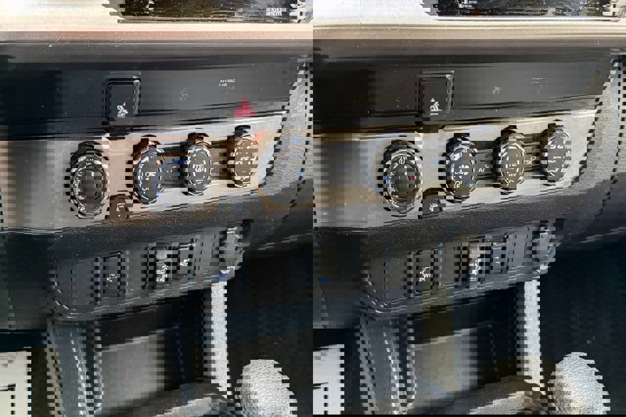 Used 2020 Toyota Tacoma SR5 image 32