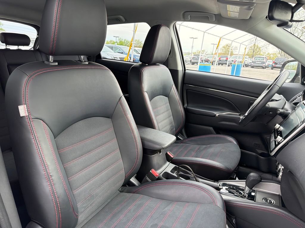 Used 2025 Mitsubishi Outlander Sport SE AWD/4WD image 49