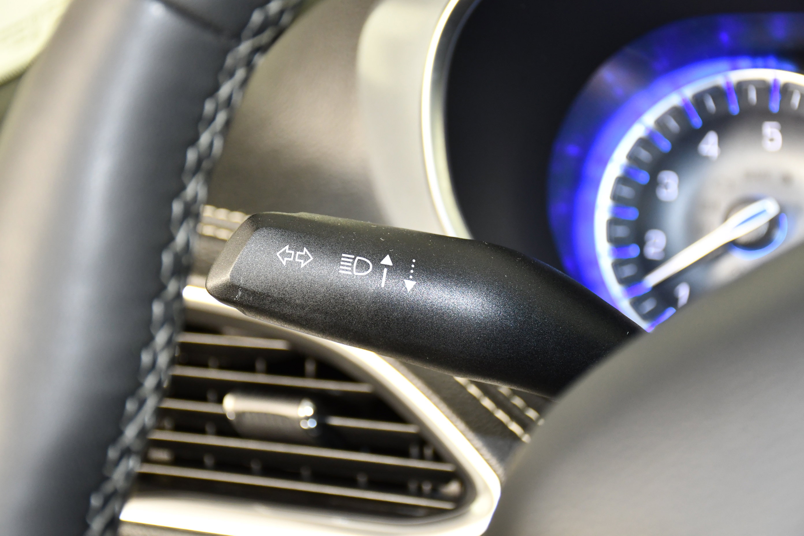 Used 2025 Chrysler Pacifica Limited image 22