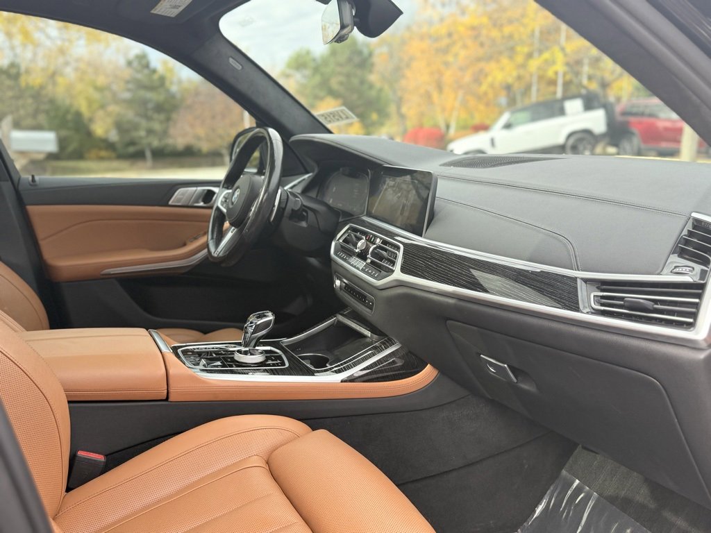 Used 2021 BMW X7 xDrive40i w/ M Sport Package image 25