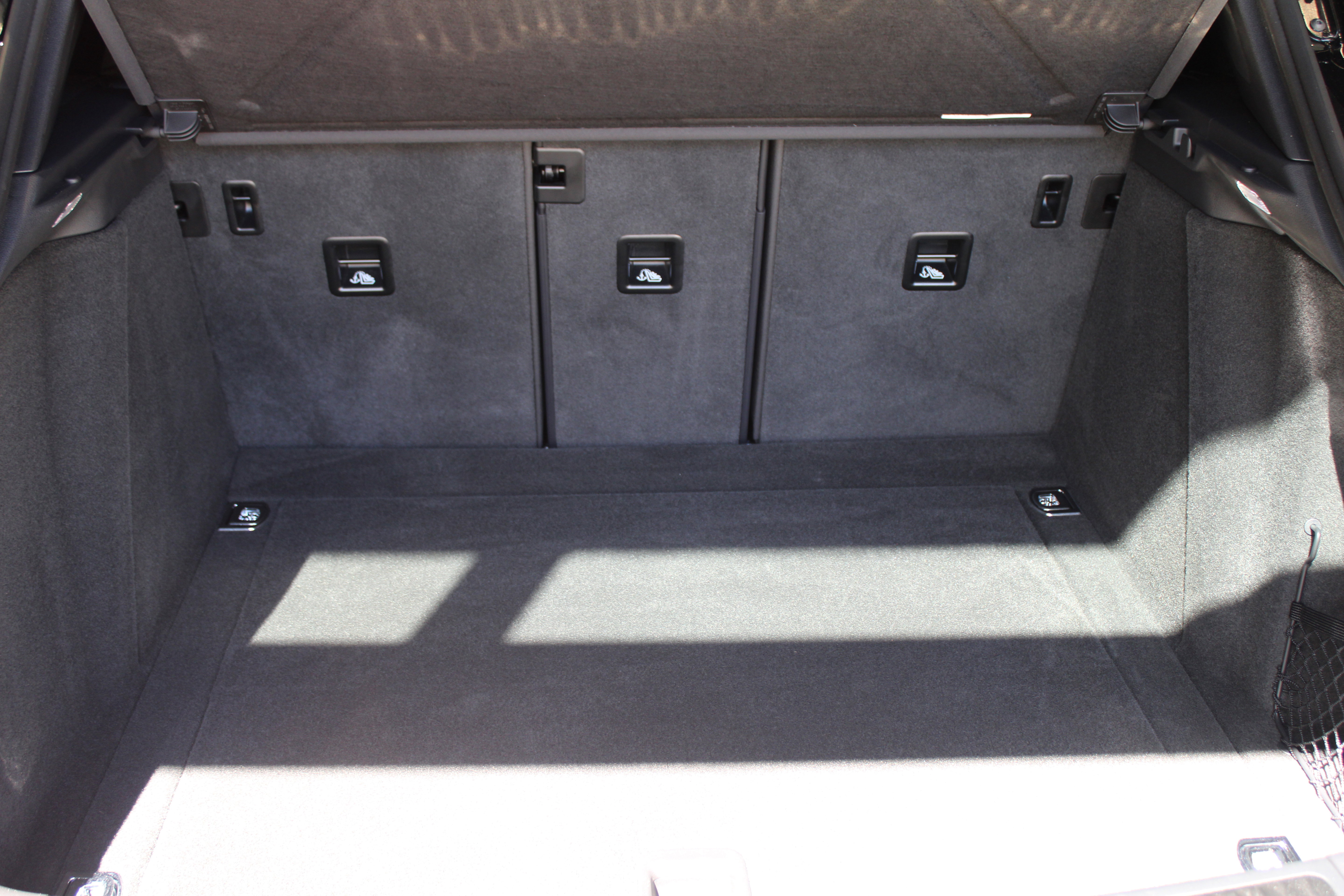 Certified 2025 Porsche Macan image 34