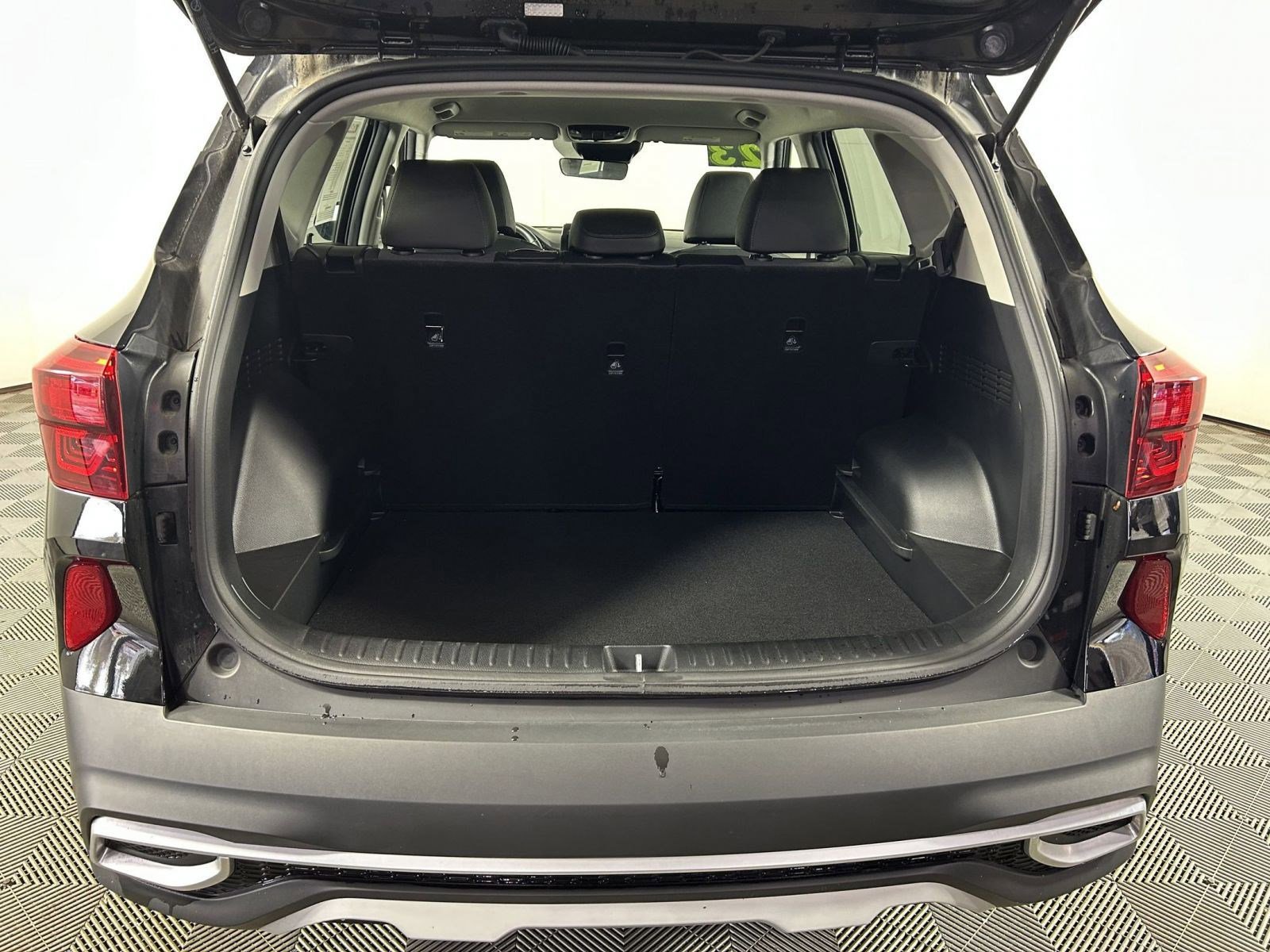 Certified 2023 Kia Seltos S w/ Navigation Package image 14