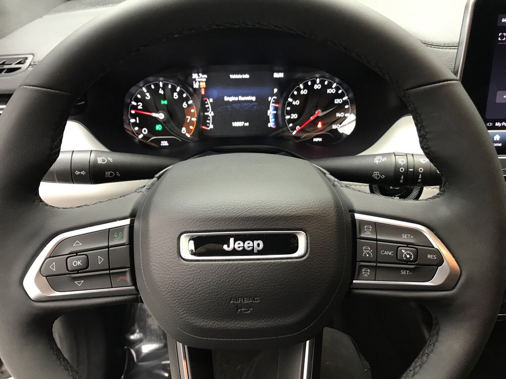 Used 2024 Jeep Compass Limited image 12