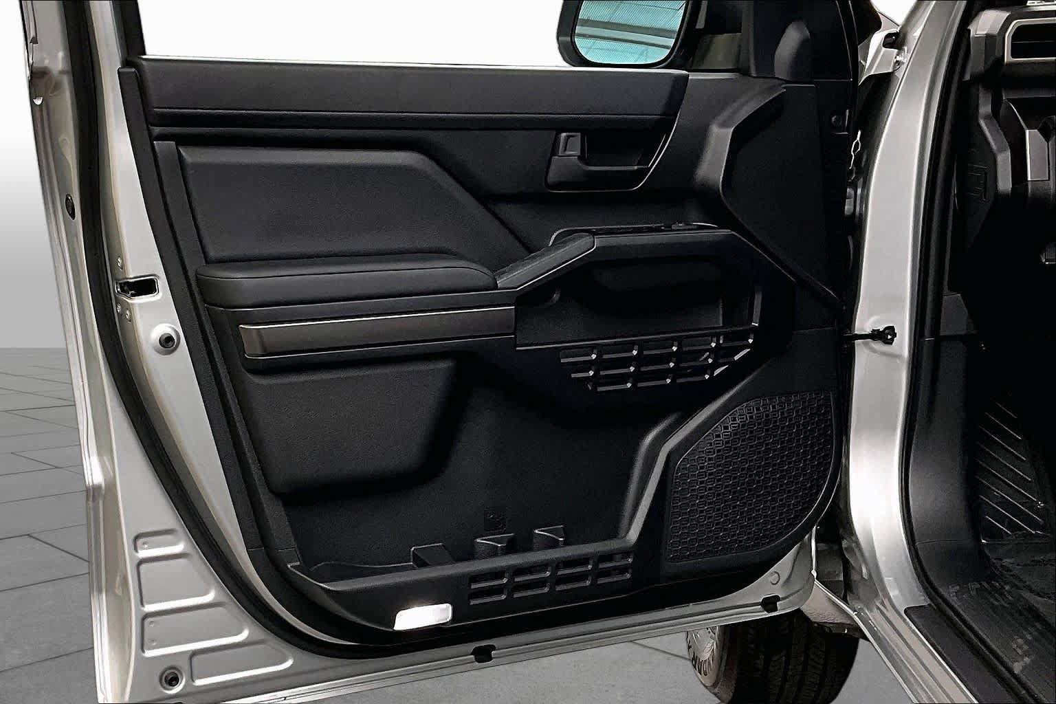 Used 2025 Toyota 4Runner SR5 RWD image 20