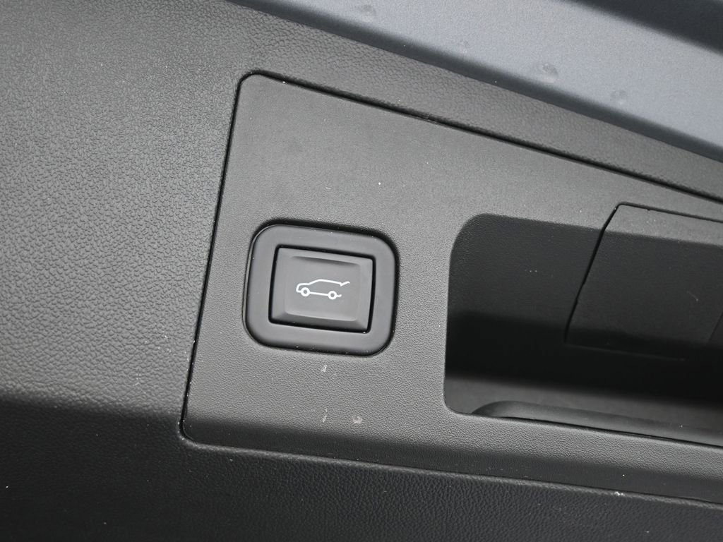 Used 2024 Cadillac XT5 Luxury image 40