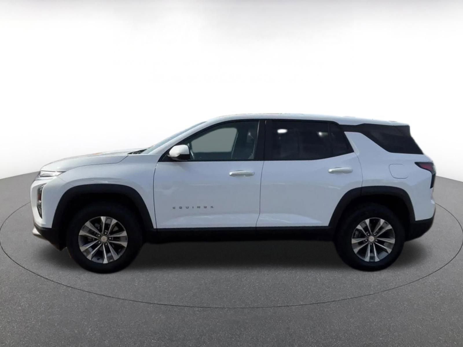 Used 2025 Chevrolet Equinox LT AWD/4WD image 9
