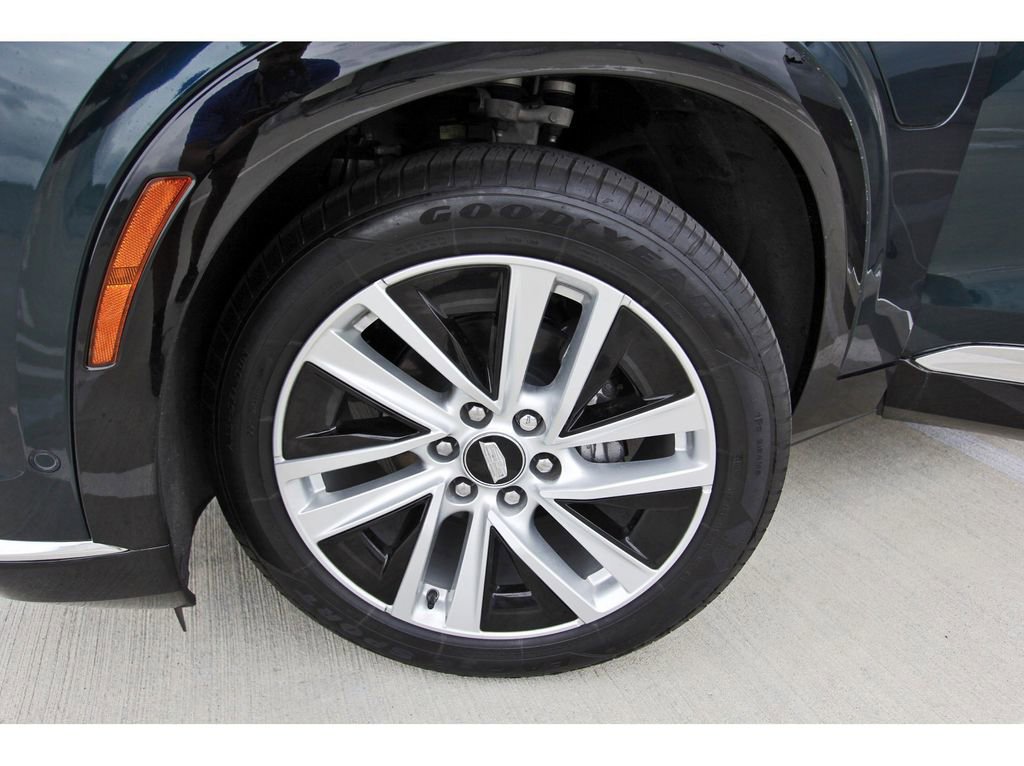 Certified 2026 Cadillac Vistiq Luxury image 31