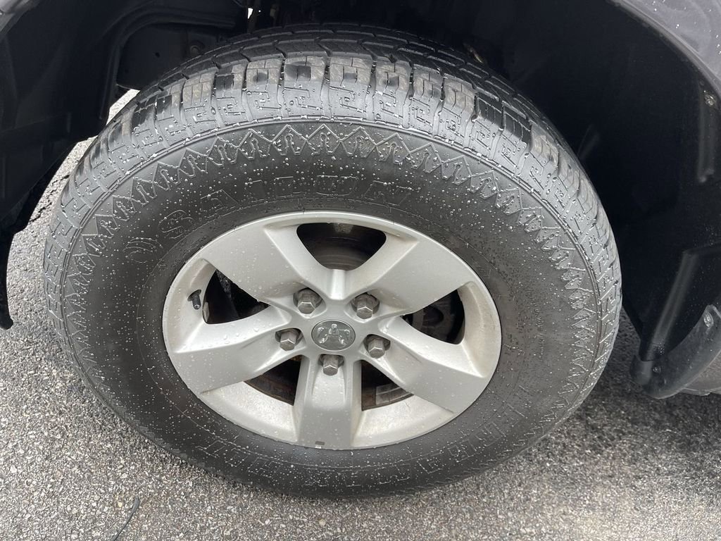 Used 2022 RAM 1500 Classic SLT image 2