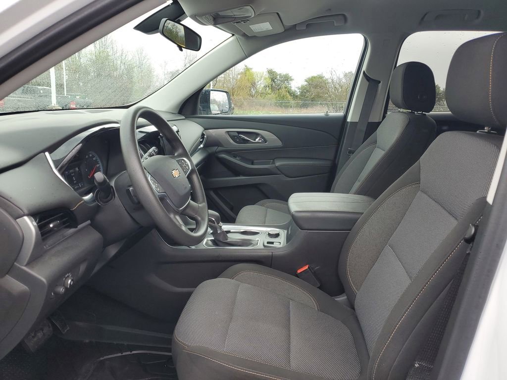 Used 2021 Chevrolet Traverse LS image 5