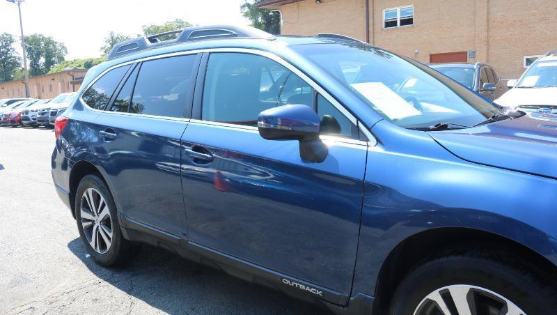 Used 2019 Subaru Outback 2.5i Limited AWD/4WD image 3