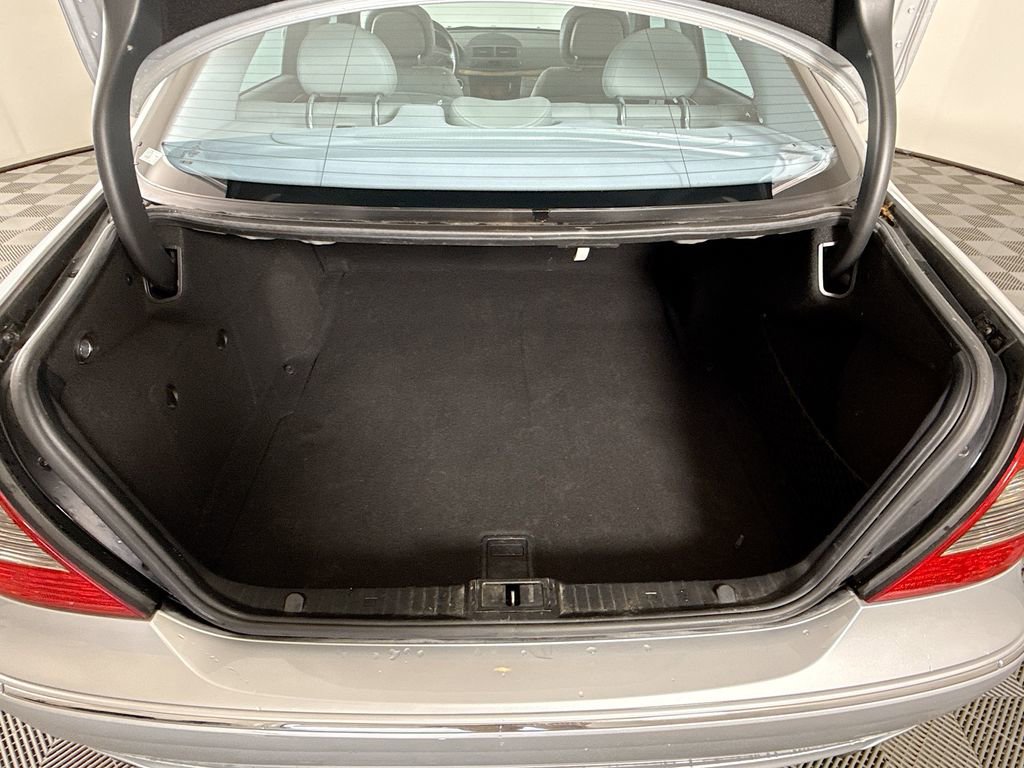Used 2008 Mercedes-Benz E 350 4MATIC Sedan image 26