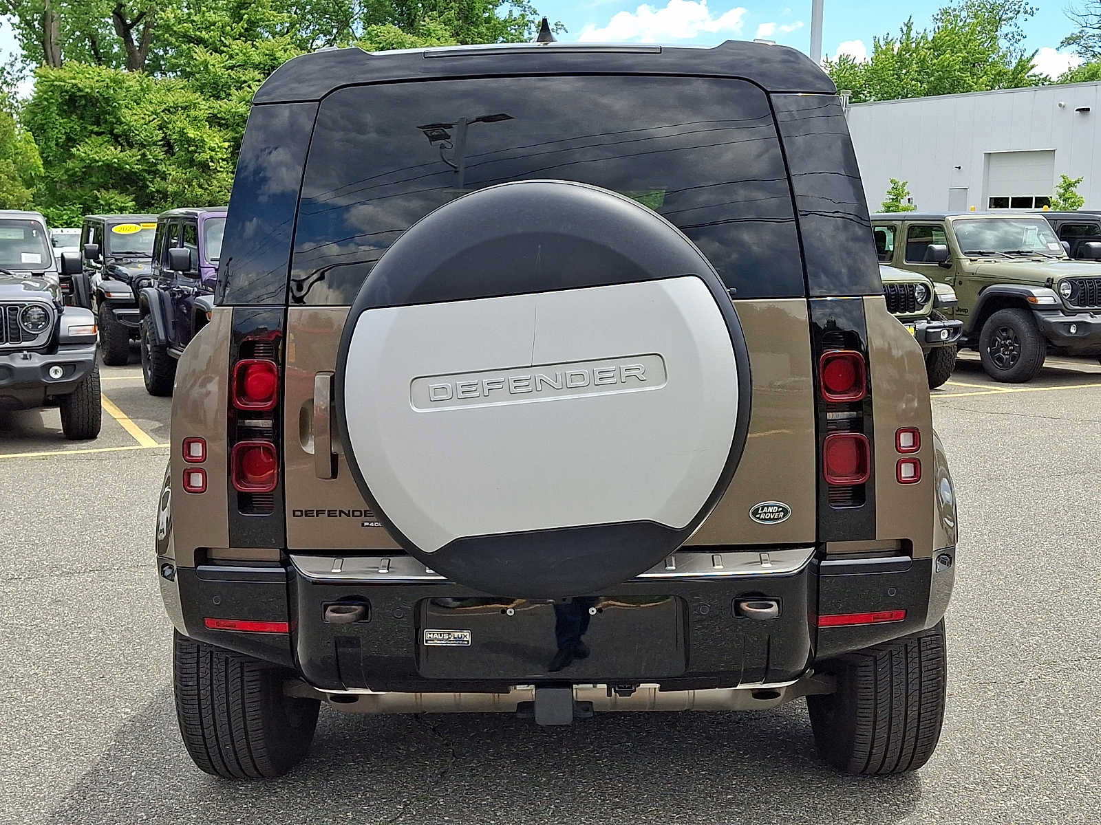 Used 2022 Land Rover Defender 110 X-Dynamic SE AWD/4WD image 5