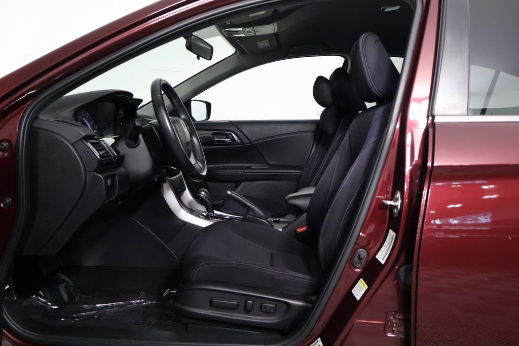 Used 2015 Honda Accord Sport image 10