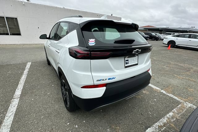 Used 2023 Chevrolet Bolt EUV Premier w/ Sun & Sound Package FWD image 7