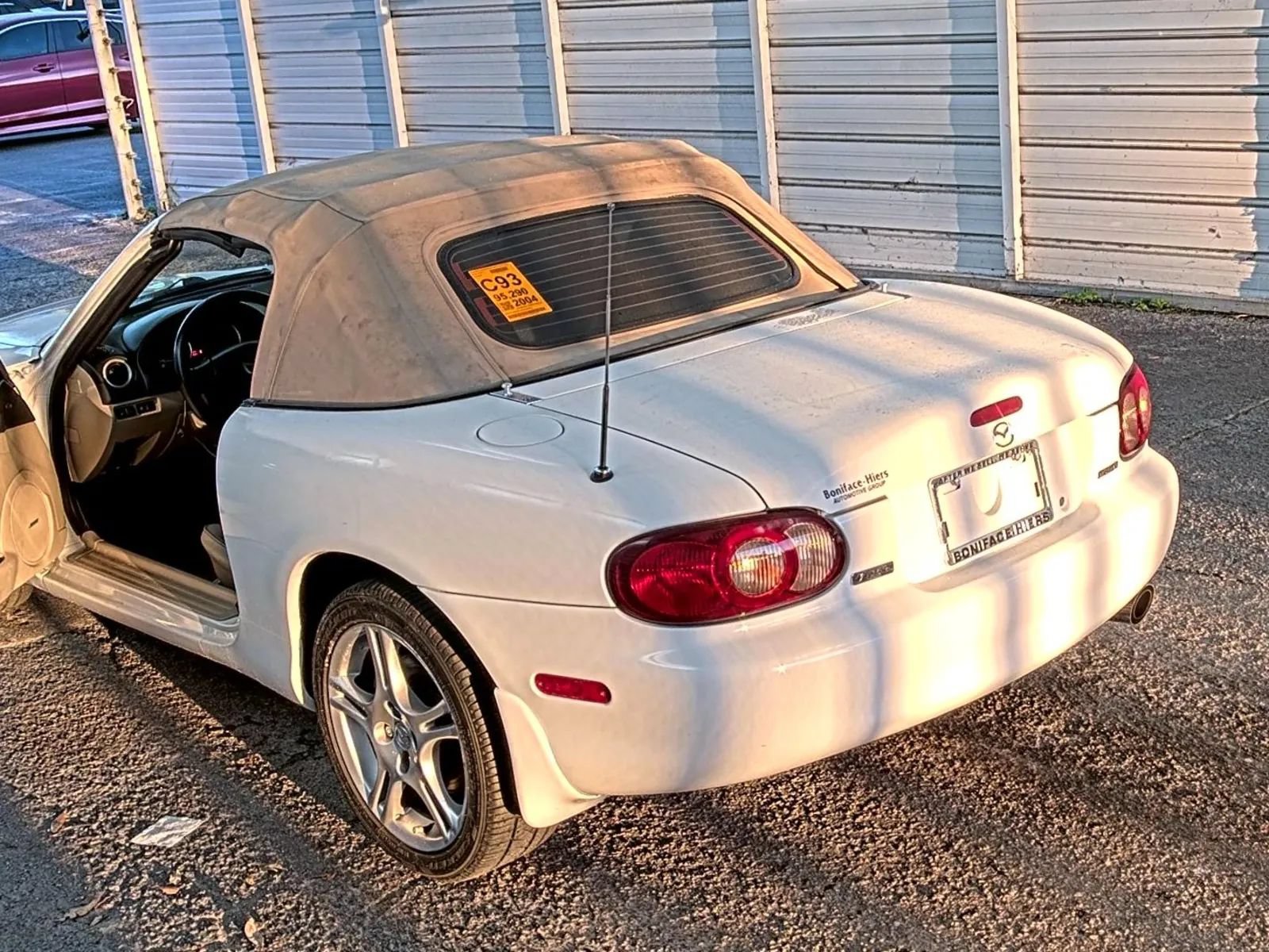 Used 2004 MAZDA MX-5 Miata LS RWD image 2