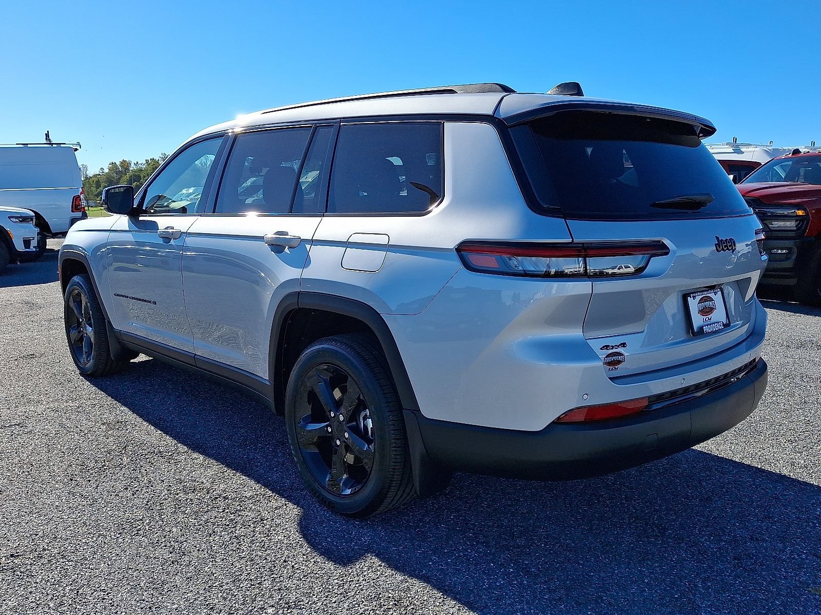 New 2025 Jeep Grand Cherokee L Altitude AWD/4WD image 3