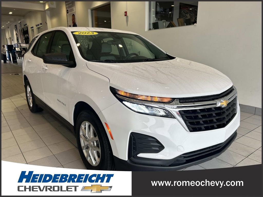 Used 2023 Chevrolet Equinox LS FWD image 1