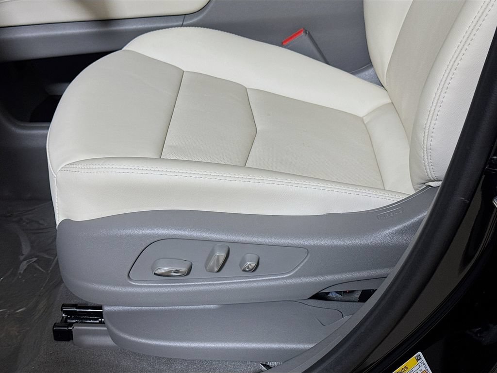 New 2026 Cadillac XT5 Premium Luxury w/ Driver Assist Package FWD image 17