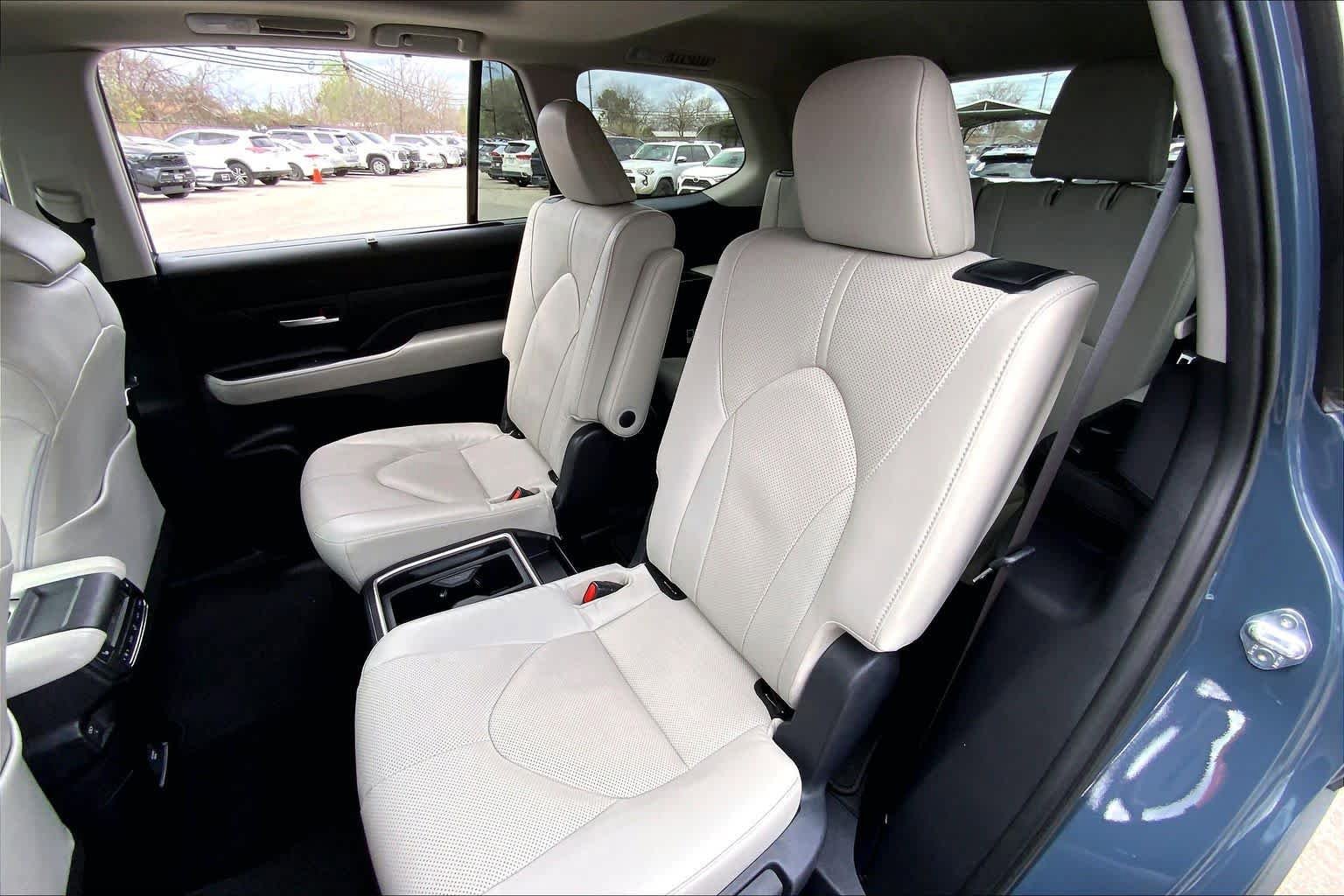 Used 2025 Toyota Grand Highlander FWD image 21