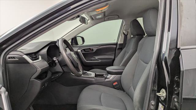 Used 2020 Toyota RAV4 LE FWD image 14