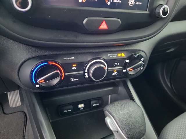 Used 2023 Kia Soul LX w/ Option Group 015 FWD image 32