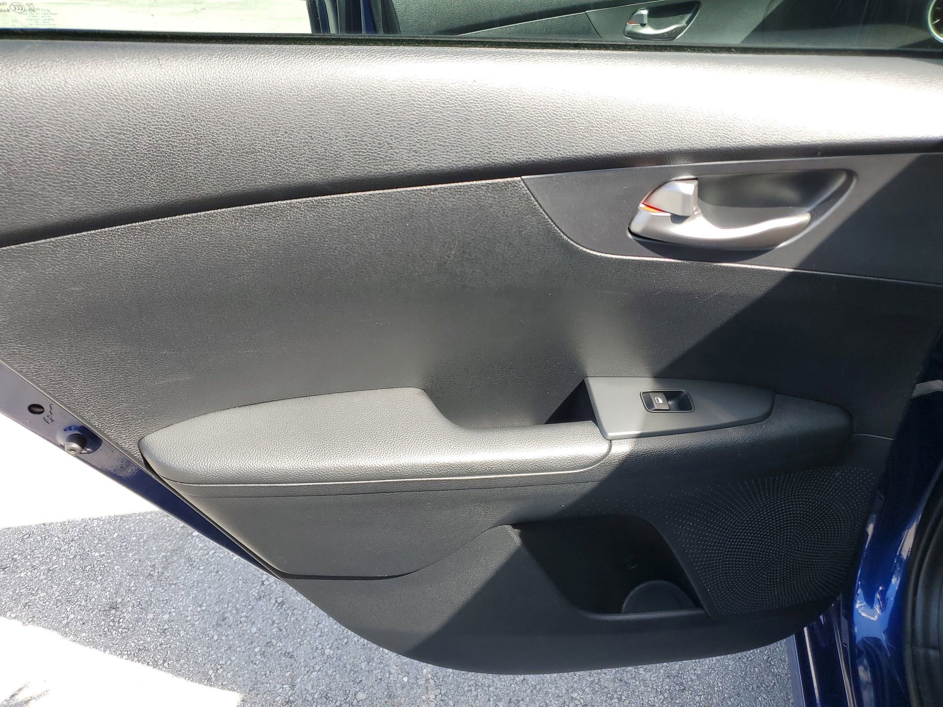 Used 2020 Kia Forte LXS image 9