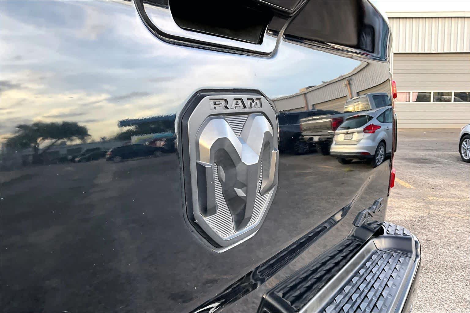 Used 2020 RAM 2500 Laramie w/ Night Edition AWD/4WD image 30