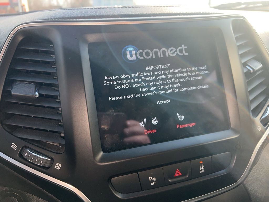 Certified 2021 Jeep Cherokee Latitude Lux w/ Comfort/Convenience Group image 9