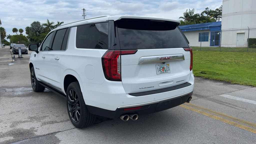 Used 2024 GMC Yukon XL Denali AWD/4WD image 5