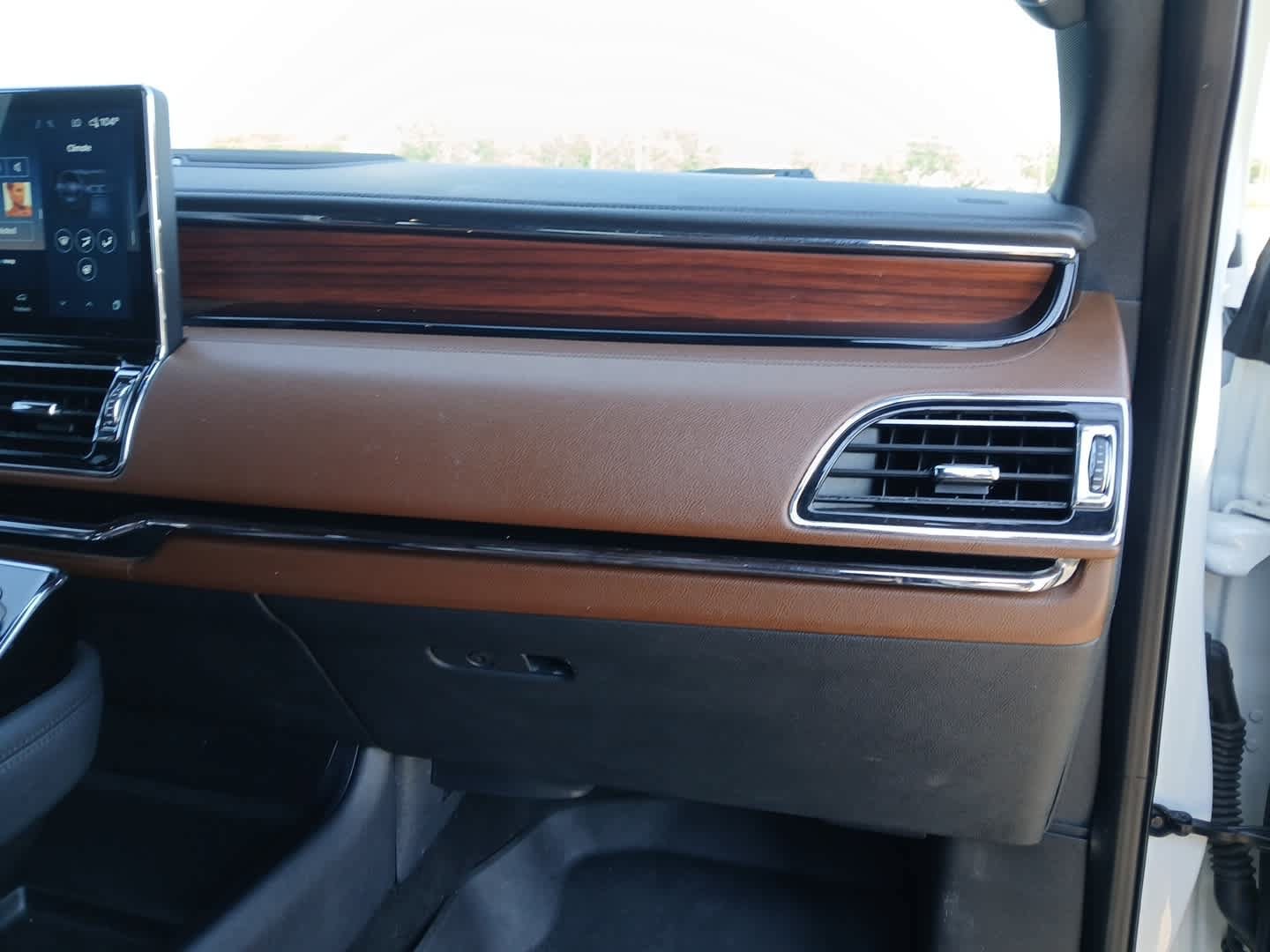 Used 2024 Lincoln Navigator Reserve AWD/4WD image 59