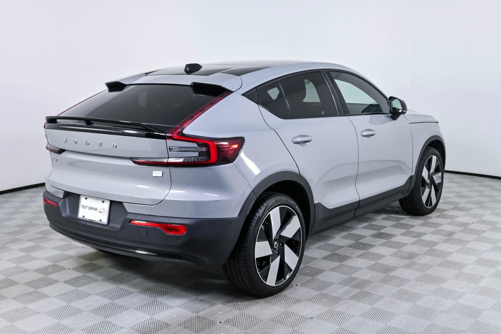 Certified 2024 Volvo C40 P8 Recharge Plus w/ Climate Package AWD/4WD image 27