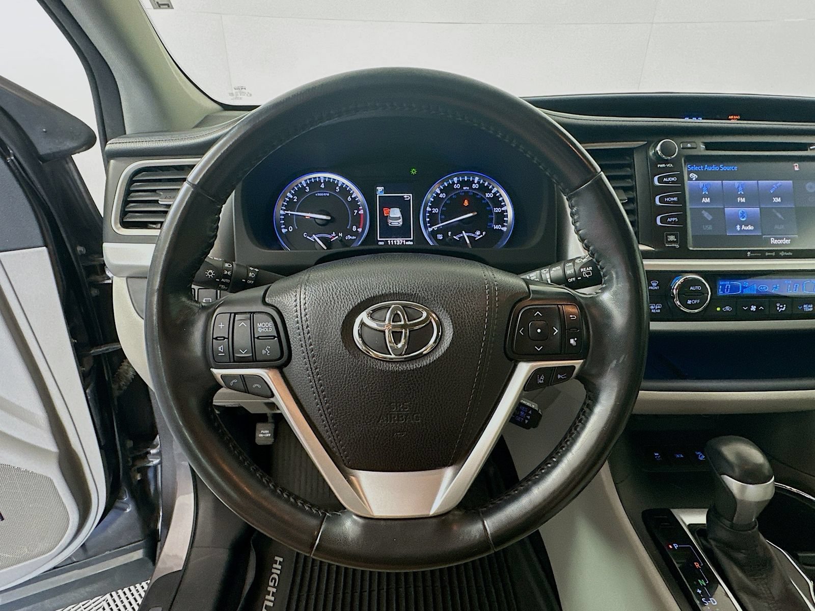 Used 2018 Toyota Highlander Limited Platinum AWD/4WD image 11