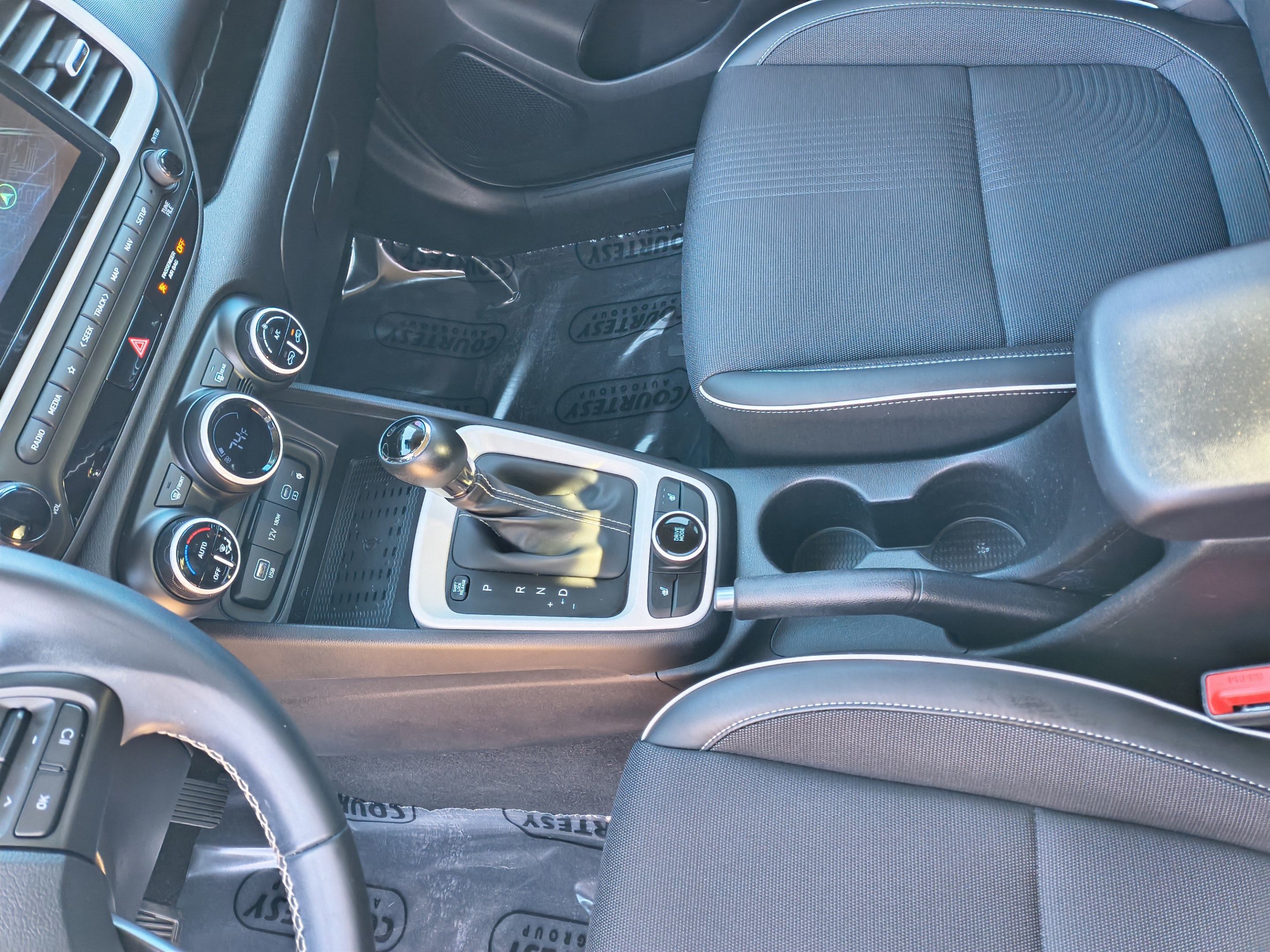 Certified 2023 Hyundai Venue Limited FWD image 19